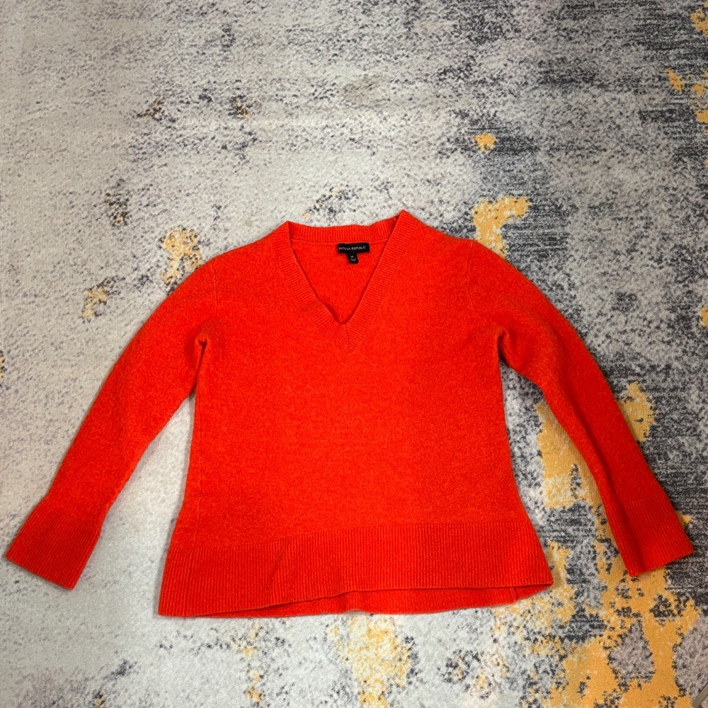 Banana Republic V-Neck Sweater in Vibrant Orange-Red